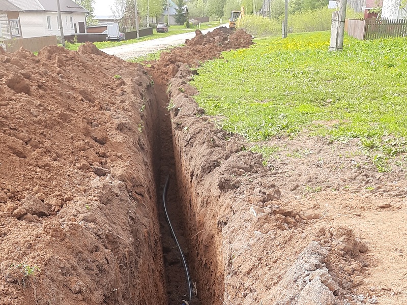 На территории пгт Пижанка активно продолжаются работы по реконструкции системы водоснабжения.