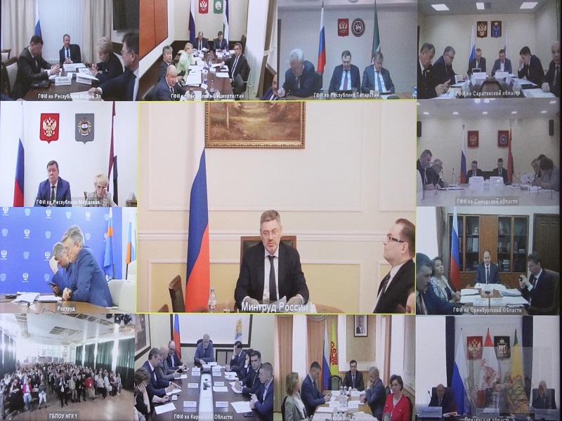 На окружном уровне обсудили роль среднего профессионального образования и целевого обучения в обеспечении кадровой потребности.