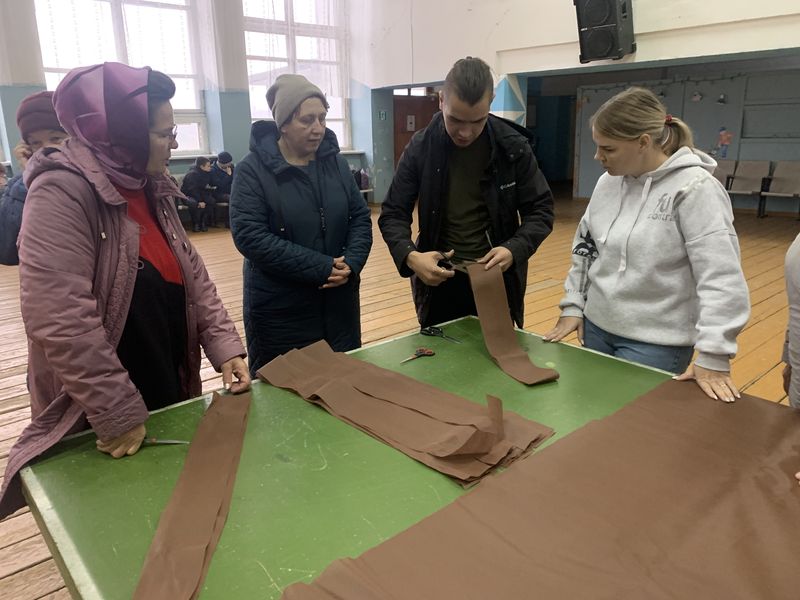 В Войском территориальном отделе прошел мастер-класс по плетению  маскировочных сетей..