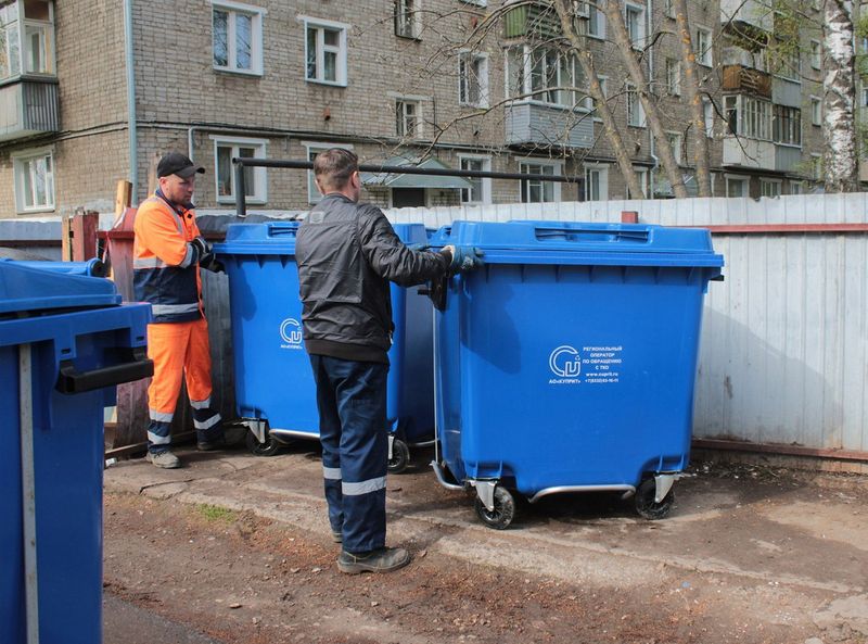 В муниципалитетах Кировской области обновили 684 контейнеров.