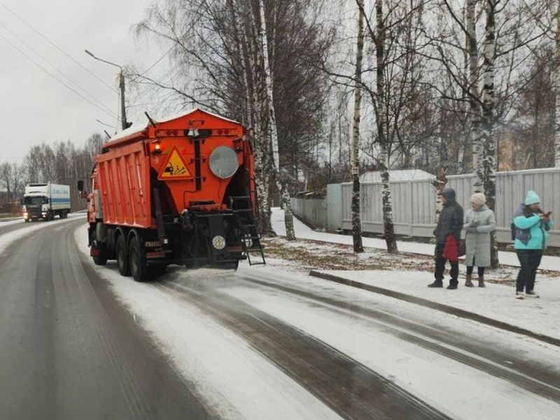 В Кировской области ввели круглосуточный мониторинг ситуации на дорогах.