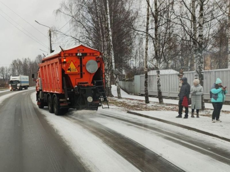 В Кировской области ввели круглосуточный мониторинг ситуации на дорогах. В Кировской области ввели круглосуточный мониторинг ситуации на дорогах.