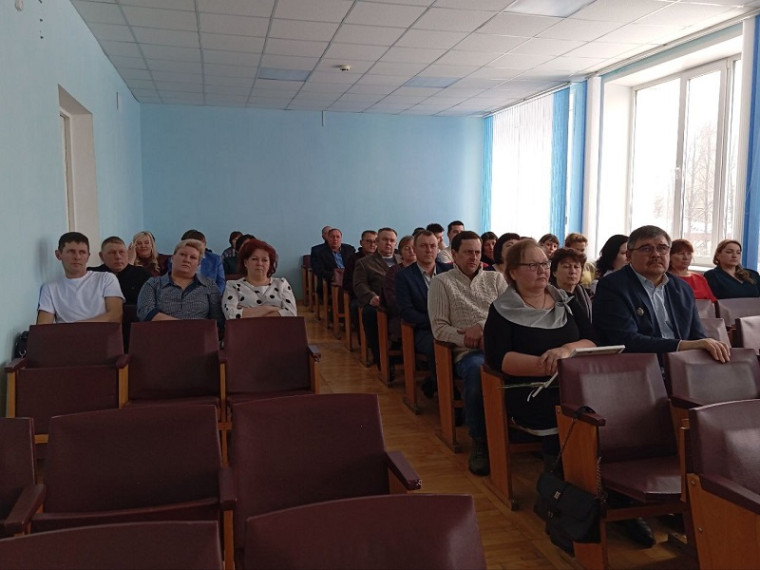 Сегодня в администрации Пижанского муниципального округа состоялось расширенное заседание руководителей и специалистов отрасли АПК. Сегодня в администрации Пижанского муниципального округа состоялось расширенное заседание руководителей и специалистов отрасли АПК.